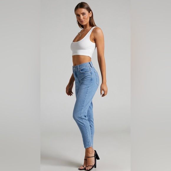 Levi's Silver Tab High-Waisted Mom Jean relaxed fit tapered leg